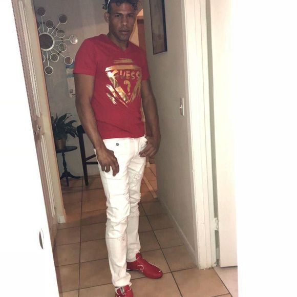 Meet your Posher, Luis - Picture 1 of 1